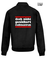 Softshell/Regenjacke mit Aufdruck doch nicht gesichert rechtsextrem